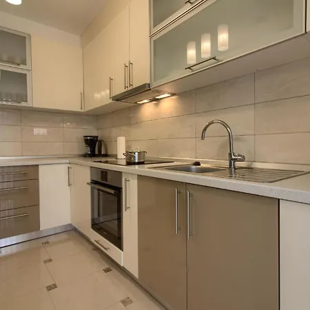 بيت للعطل Mit Privatpool Fuer 20 Personen Ca 480 Qm In Banjole, Istrien Istrische Riviera بنجول