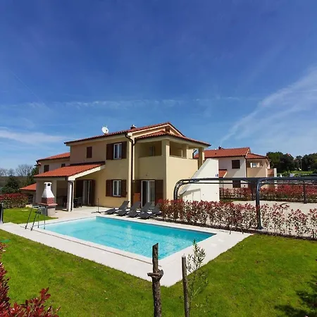 Mit Privatpool Fuer 20 Personen Ca 480 Qm In Banjole, Istrien Istrische Riviera بنجول